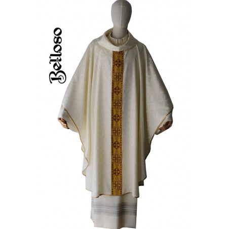 Casulla de damasco, confección propia. MADE IN SPAIN,