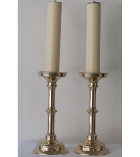 CANDELEROS CON VELA 10-459/M